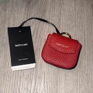 Matt & Nat Red Pebbled Mini Keyring Pouch with Gold Hardware